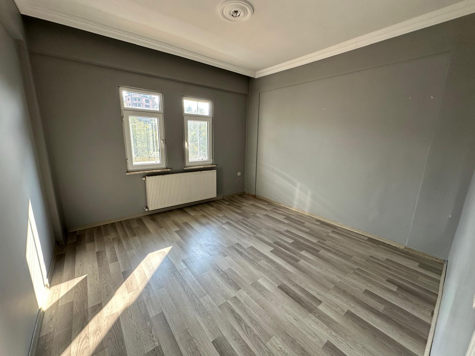 MABEL GAYRİMENKUL/VAKFIKEBİR YALIKÖY'DE SATILIK 2+1 ARAKAT DAİRE